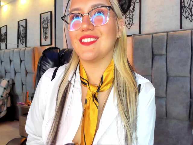 Live sex webcam photo for emily-5weet #277460275