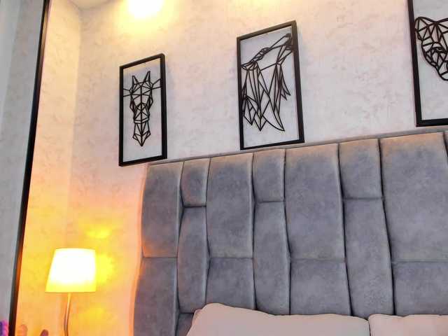 Live sex webcam photo for emily-5weet #277567148