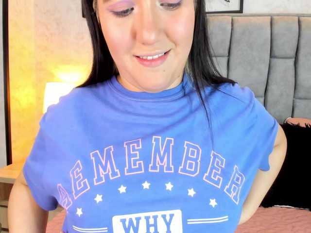 Live sex webcam photo for emily-5weet #277573858