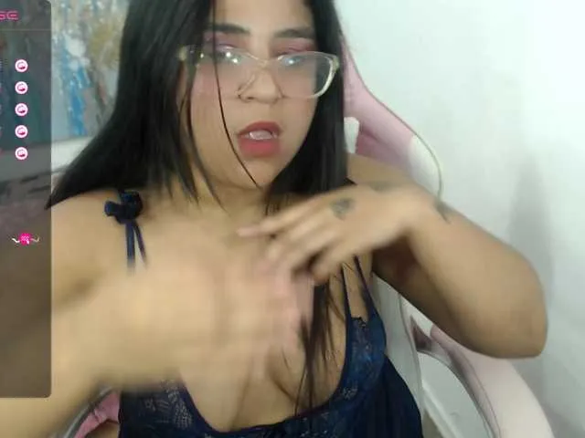 Live sex webcam photo for emily-bbw #276165131