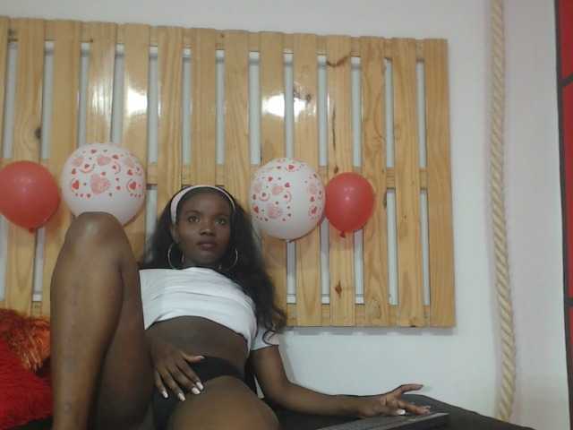 Live sex webcam photo for emily-lizx #272434170