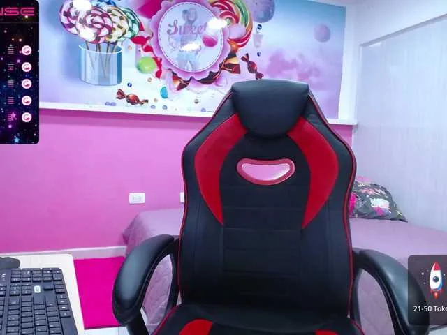 Live sex webcam photo for emily-petite- #274575859