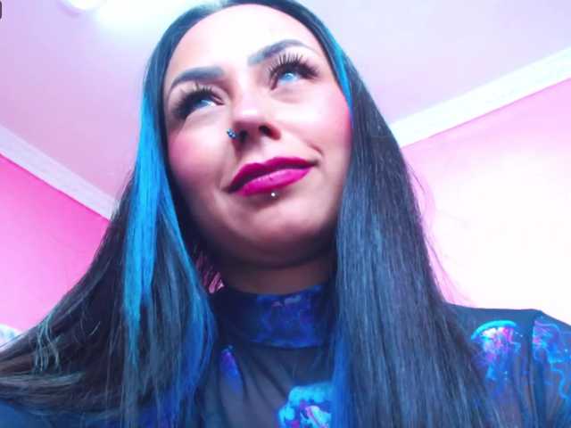 Live sex webcam photo for emily-princes #272480730