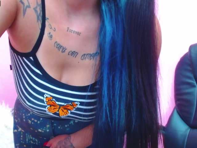 Live sex webcam photo for emily-princes #272568008