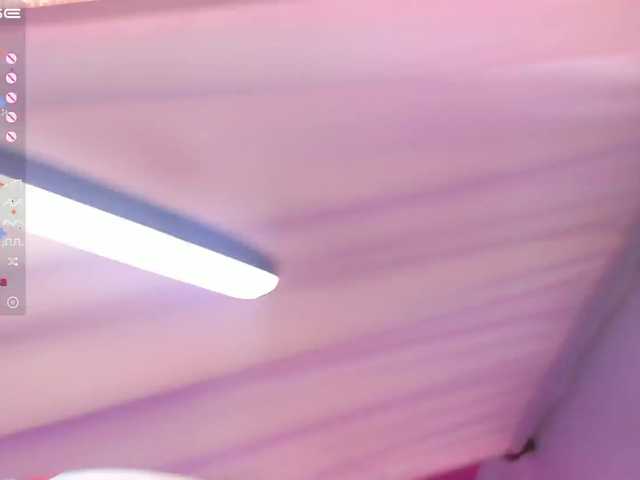 Live sex webcam photo for emily-princes #273850538