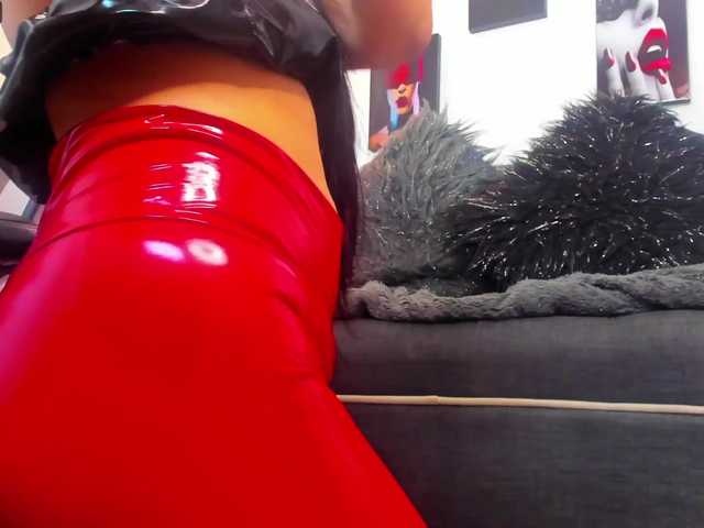 Live sex webcam photo for emily-princes #274936913