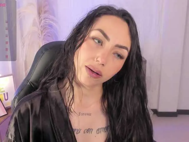 Live sex webcam photo for emily-princes #290274670