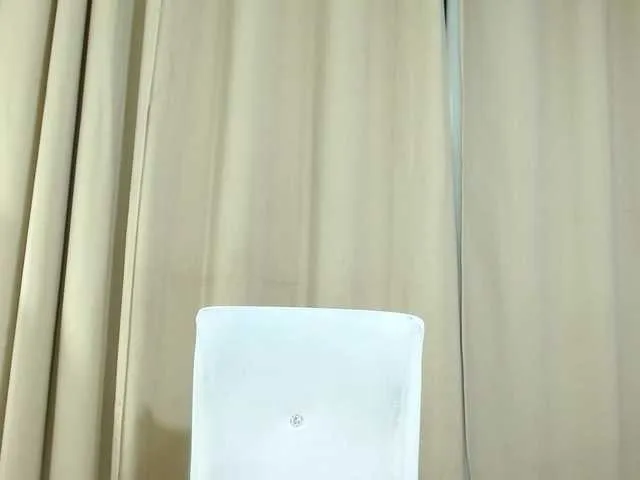 Live sex webcam photo for emily-saenz #275777749