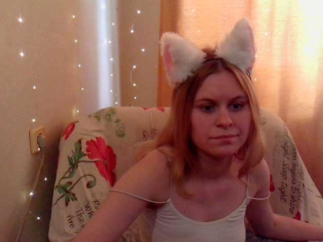 Live sex webcam photo for emily-shyx #276432232