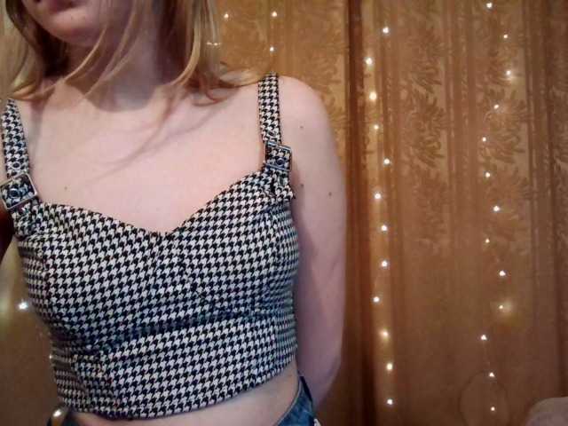 Live sex webcam photo for emily-shyx #277050342