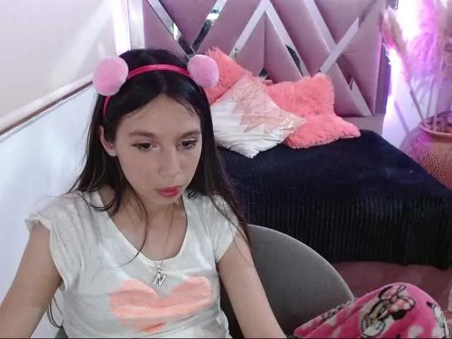 Live sex webcam photo for emily-tay #275022437