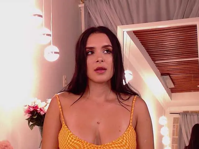 Live sex webcam photo for EmilyBonnet #272570925