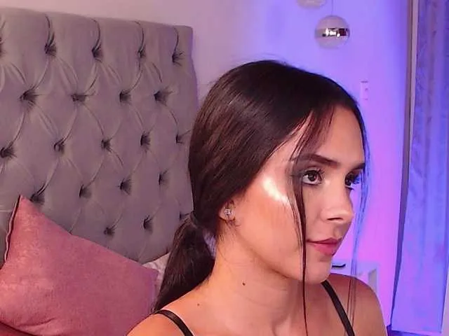 Live sex webcam photo for EmilyBonnet #273123070