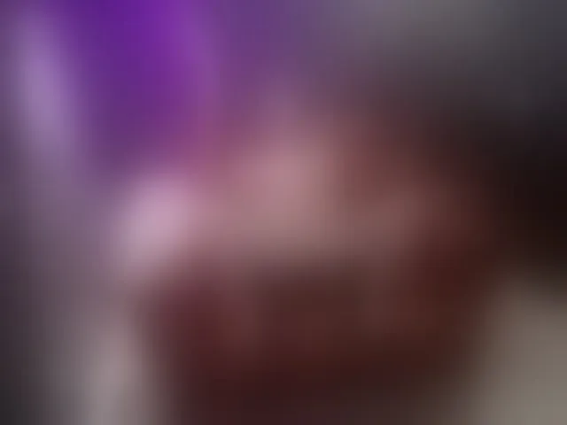 Live sex webcam photo for emilycooper #294162483