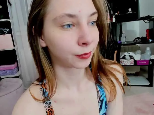 Live sex webcam photo for emilyev4ns #273566786