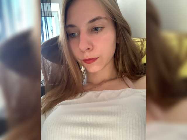 Live sex webcam photo for emilyev4ns #273885874