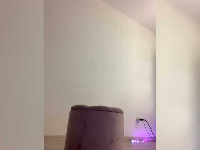 Live sex webcam photo for emilyev4ns #274313694