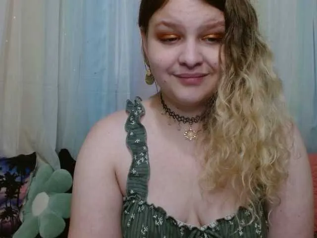 Live sex webcam photo for emilyhaze #276697969