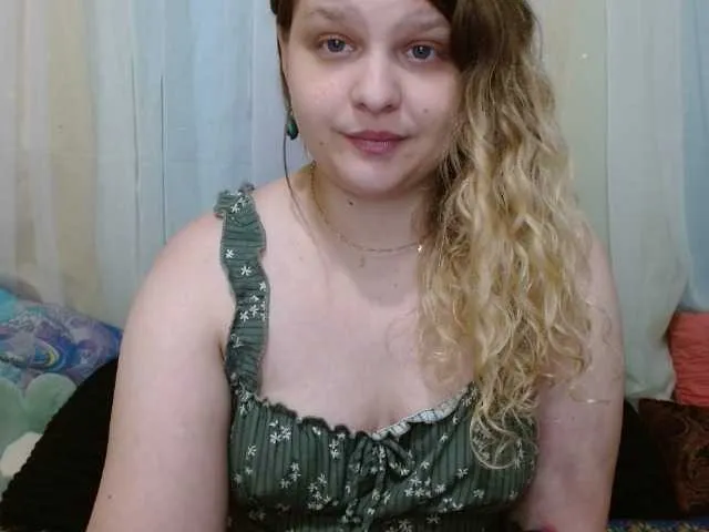 Live sex webcam photo for emilyhaze #276747168