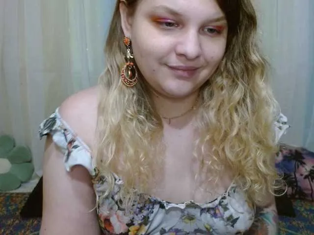 Live sex webcam photo for emilyhaze #276925668