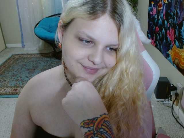 Live sex webcam photo for emilyhaze #289876490