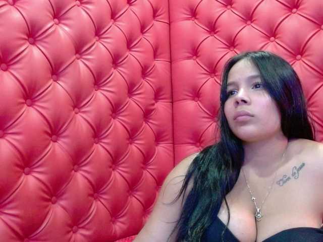 Live sex webcam photo for emilyqueen3xx #275700061