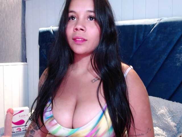 Live sex webcam photo for emilyqueen3xx #276998835