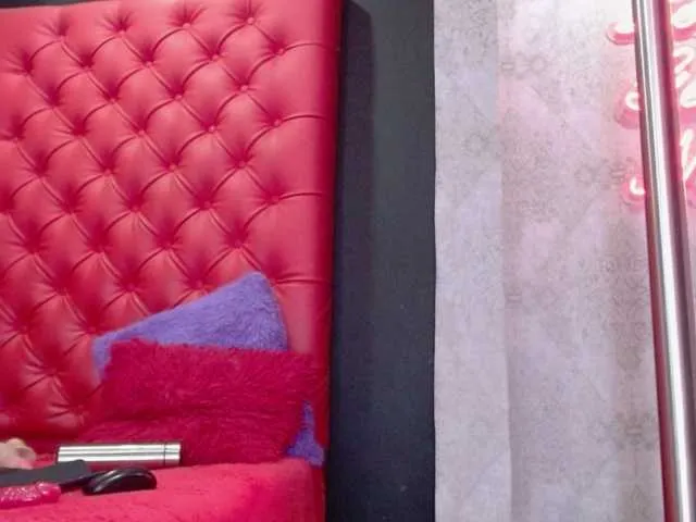 Live sex webcam photo for emilyqueen3xx #277109186