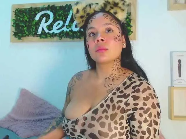 Live sex webcam photo for emilyqueen3xx #291454516