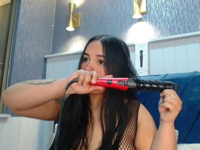 Live sex webcam photo for emilyqueen3xx #291744257