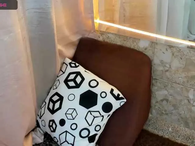 Live sex webcam photo for emliedeluna #276249702