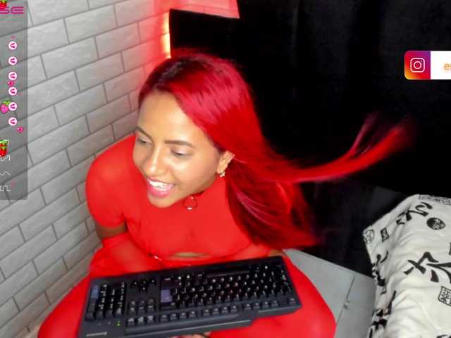 Live sex webcam photo for emma-15-1 #275684589