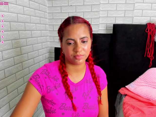 Live sex webcam photo for emma-15-1 #275708360