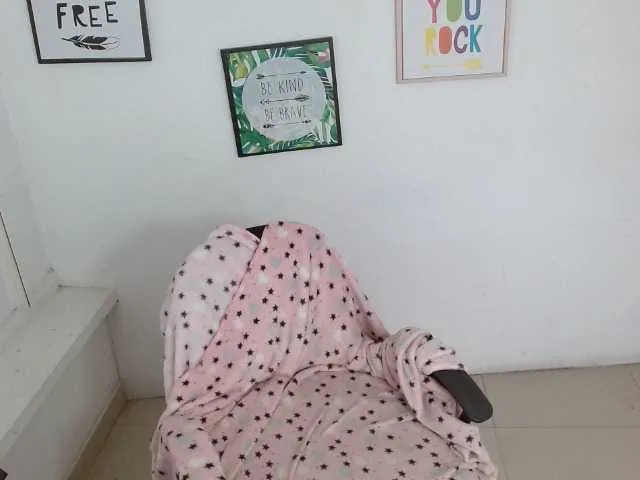 Live sex webcam photo for emma-53 #273487373