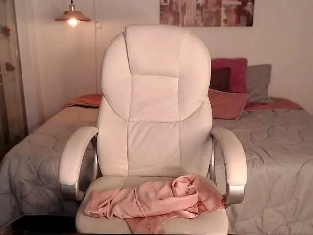 Live sex webcam photo for emma-53 #274394452