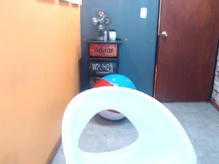 Live sex webcam photo for Emma-brown #192518839