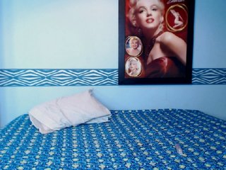 Live sex webcam photo for Emma-brown #193453578