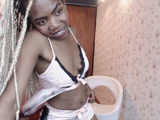 Live sex webcam photo for Emma-brown #195420808