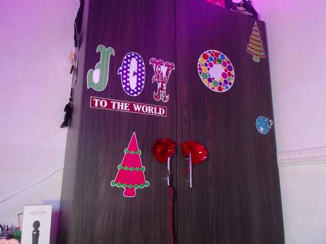 Live sex webcam photo for emma-hoot1 #292391581