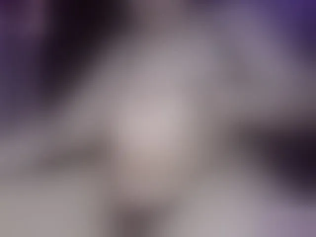 Live sex webcam photo for emma-hoot1 #293438785