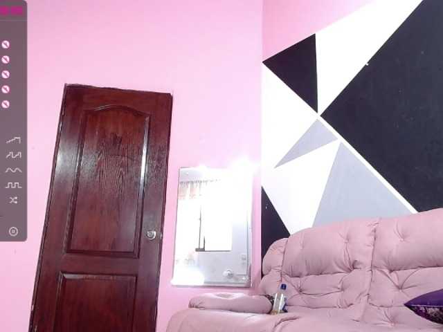 Live sex webcam photo for emma-lo #271738102