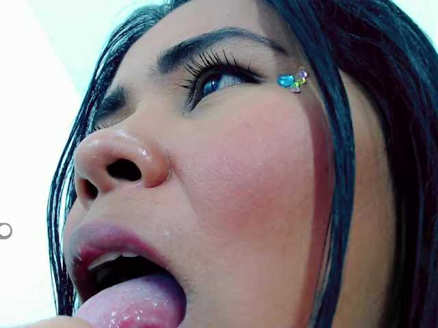 Live sex webcam photo for emma-vilery #272443765