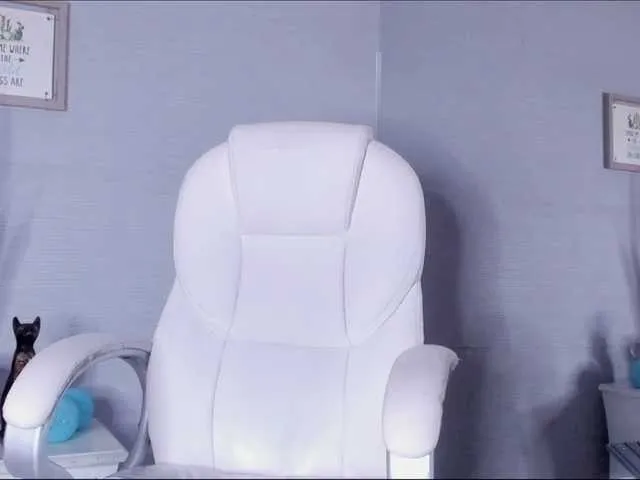 Live sex webcam photo for emmabruns #290529216