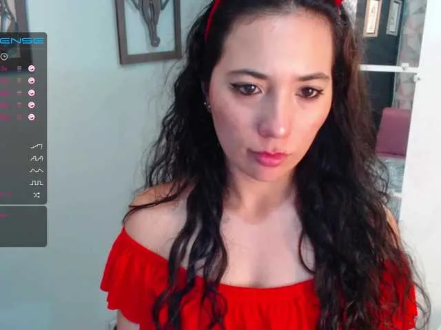 Live sex webcam photo for emmacooper19 #272157343