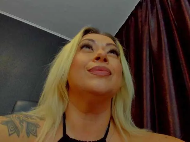 Live sex webcam photo for emmacutes #276778906