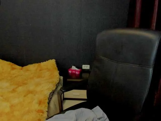 Live sex webcam photo for emmacutes #290484153