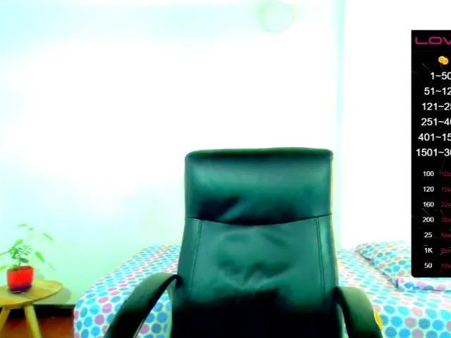 Live sex webcam photo for emmaherby1 #274240892