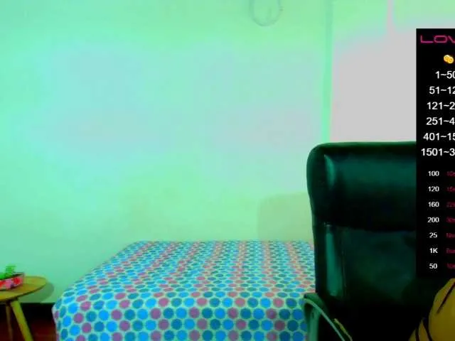 Live sex webcam photo for emmaherby1 #274367332