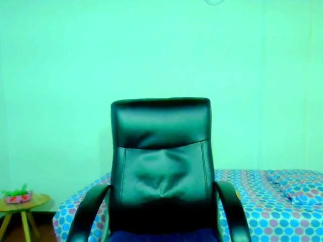 Live sex webcam photo for emmaherby1 #274936488