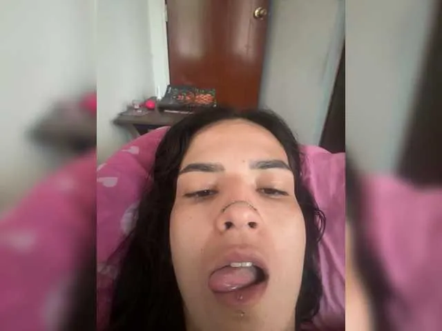 Live sex webcam photo for emmaherby1 #293230440
